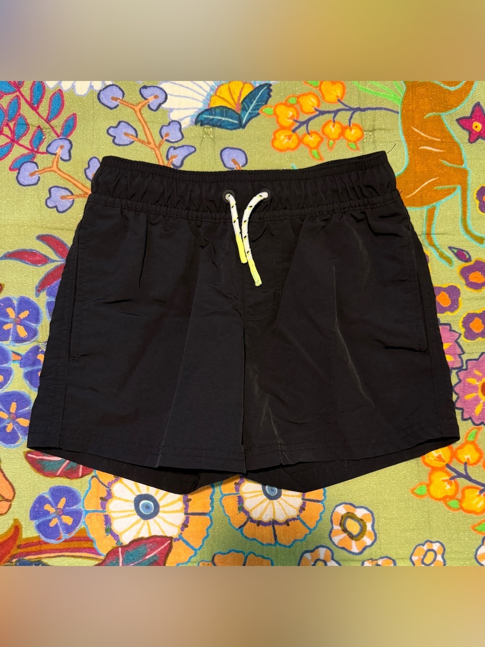 Black Boys Size S 6-7 Elastic Waist Drawstring Shorts